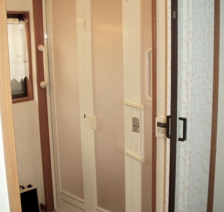 引き⼾等への扉の取替えの画像