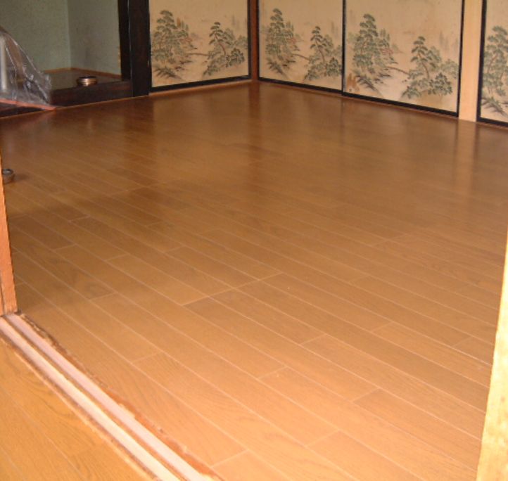 滑りの防⽌及び移動の円滑化等のための床⼜は通路⾯の材料の変更の画像